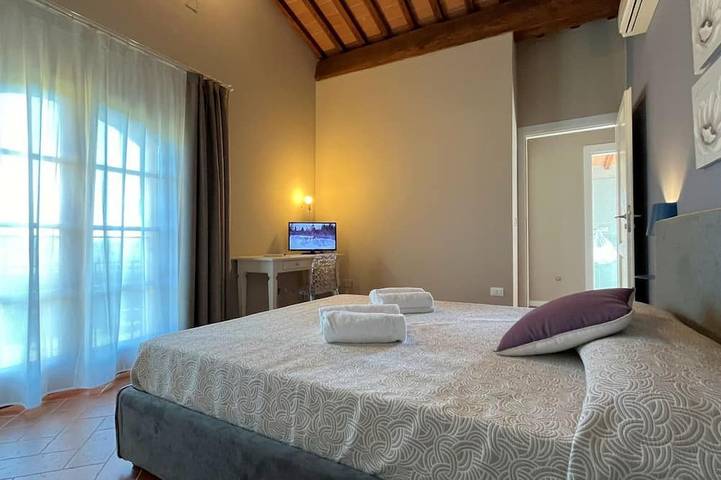 Appartamento intero, Borgo del Silenzio: Appartamento trilocale Ginepro per 3/5 persone in Lajatico, Pisa e dintorni