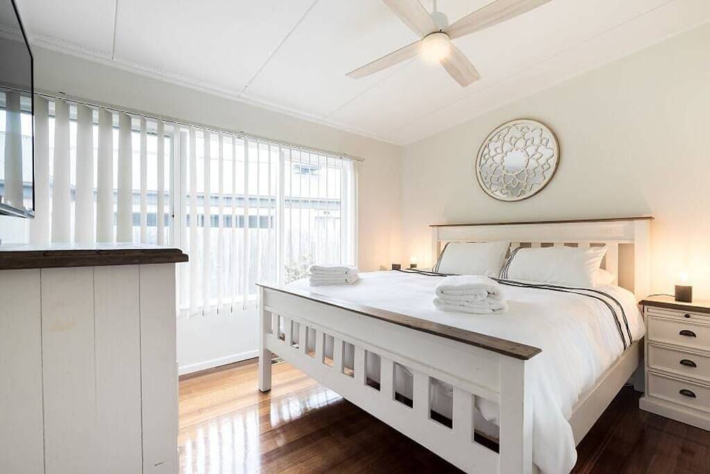 Driftwood Retreat - 600 m zum Strand und Wifi in Rosebud, Mornington Peninsula