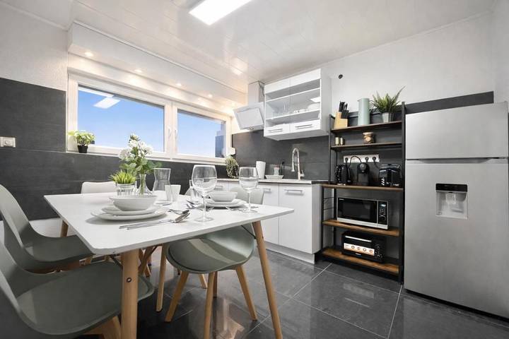 Ferienwohnung für 8 Personen, mit Balkon und Terrasse sowie Garten und Ausblick in Bad Friedrichshall