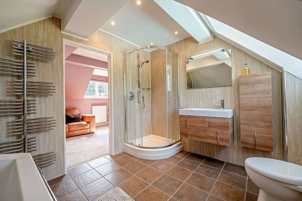Perfect Booking | Luxury Home With Pool & Gym in Greensands Ridge, Kent