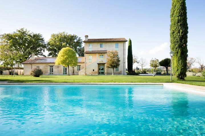 Villa per 24 persone, con Giardino e Piscina nonché Sauna in Umbria