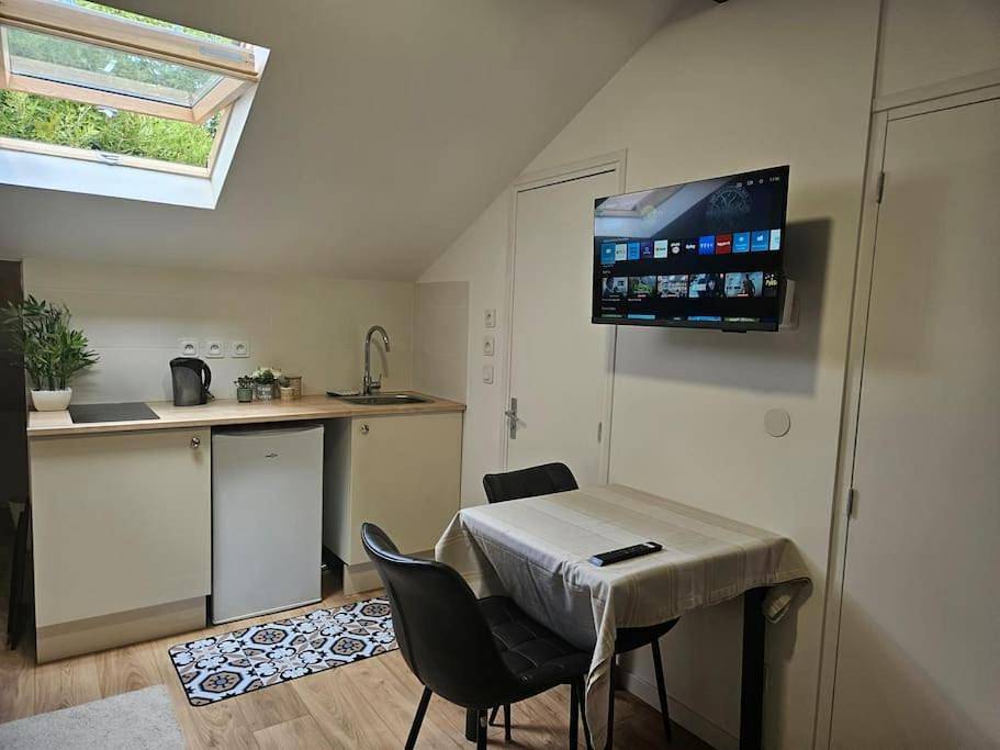 Appartement entier, Studio axé gare Sncf Ligne Paris in Taverny (Val-d'Oise), Val-d'Oise