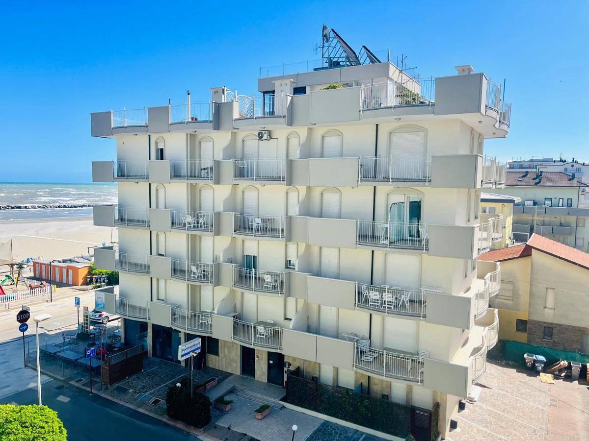 Residence Frontemare in Torre Pedrera, Provincie Rimini