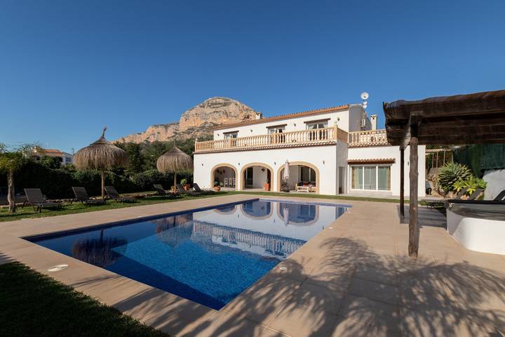 Villa für 10 Personen, mit Garten und Whirlpool in Alicante Provinz
