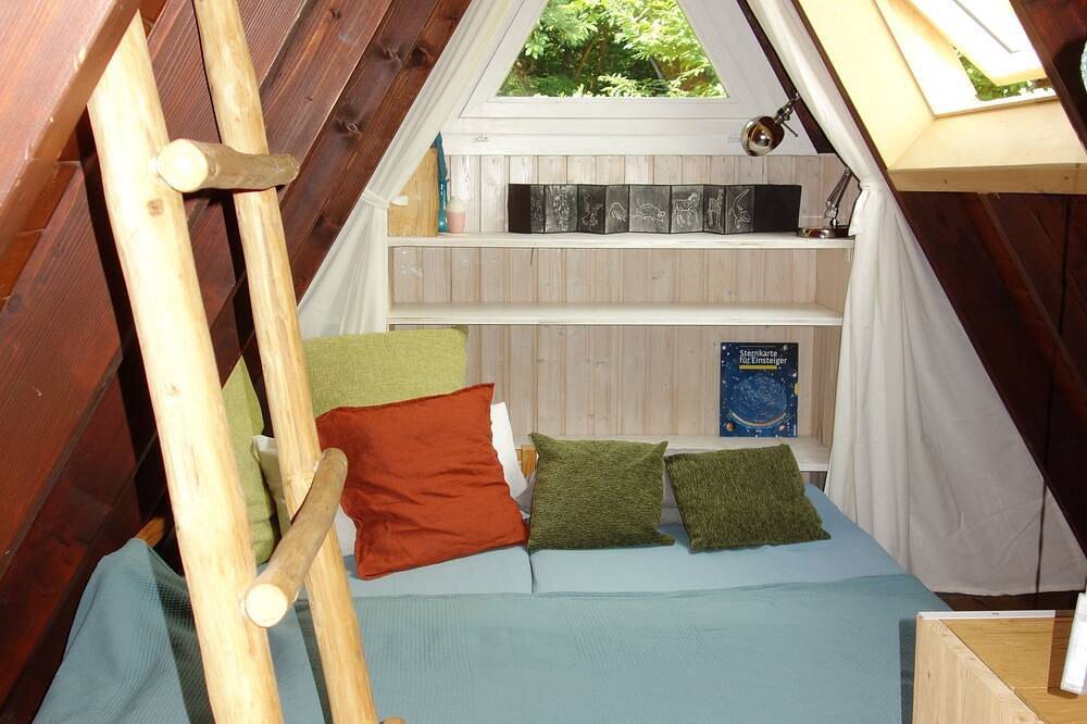 Idyllisch und ruhig gelegenes Holzhaus / Cottage in großem Garten im Pfälzerwald in Gossersweiler-Stein, Trifelsland