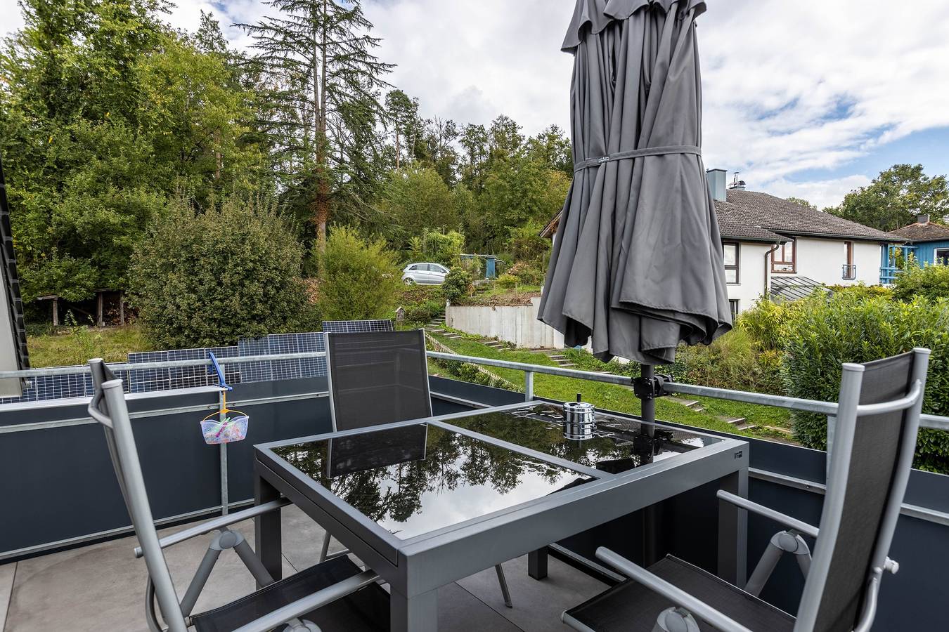Ganze Wohnung, Premium Ferienwohnung Seeblick" mit Balkon, Wi-Fi und Klimaanlage in Allensbach, Untersee