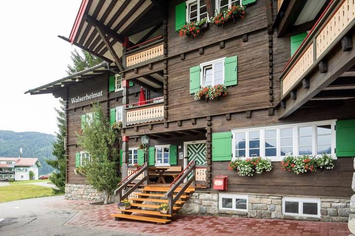 BnB für 3 Personen, mit Balkon und Terrasse sowie Garten und Ausblick im Kleinwalsertal
