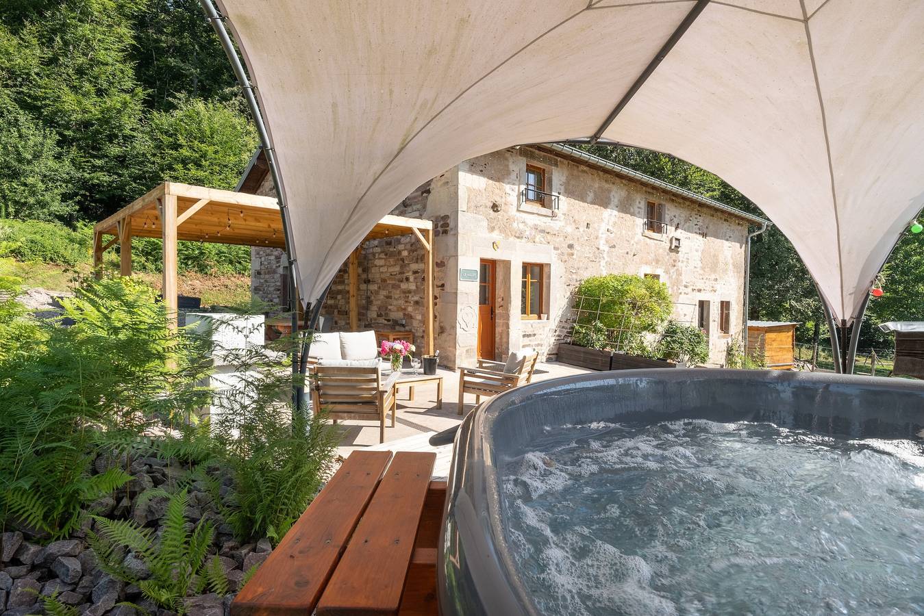 Gîte du Hallot mit Spa (Urlauber / Kurgäste) in Le Clerjus, Épinal und Umgebung