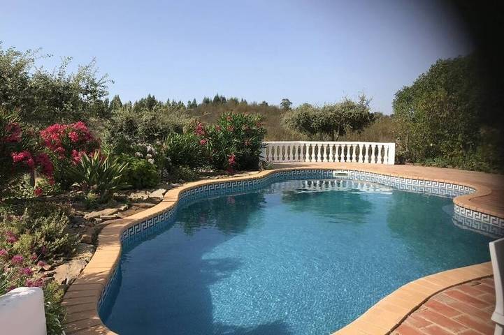 Gîte pour 5 personnes, avec jardin dans Ourique