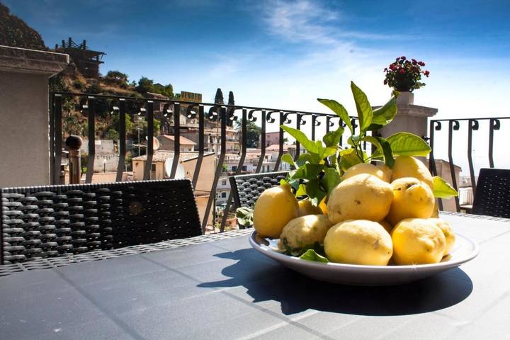 Location de vacances pour 2 personnes, avec jardin à Taormina