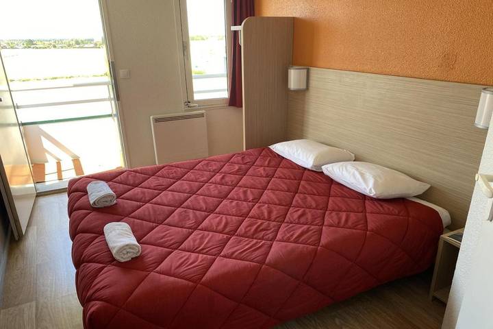 Hôtel pour 2 personnes, avec vue et jardin à Proville