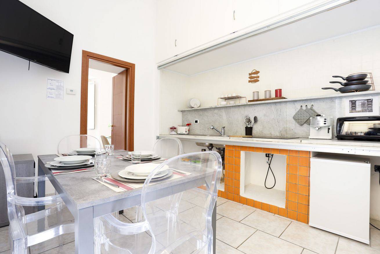 Apartamento entero, Apartamento de vacaciones para 2 personas con balcón/terraza in Nápoles, Provincia de Nápoles