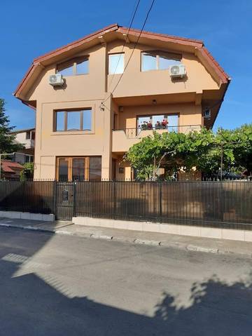 Maison d’hôte pour 2 personnes, avec terrasse et jardin dans Constanța