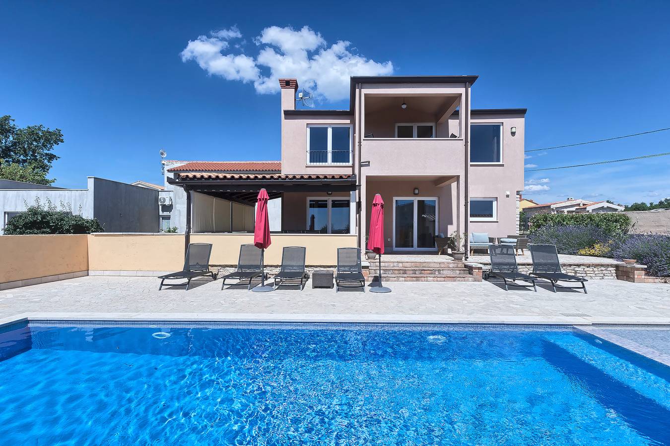 Ferienhaus mit Pool in Peruski, Südküste Istrien