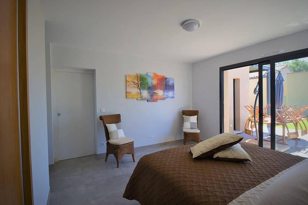 Villa with Private Swim Spa and 4 Suites, Close to Town in Ruoms, Ardèche