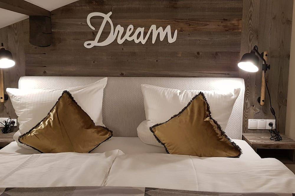 Alpenchalet-Vils.tirol - Chalet Glückszeit ****S - 70 m², Sauna & Dachterrasse in Vils, Außerfern