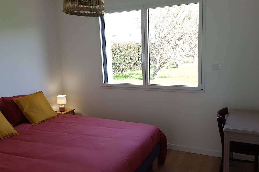 Kerheol, bright house with garden and beach on foot in Portsall, Ploudalmézeau