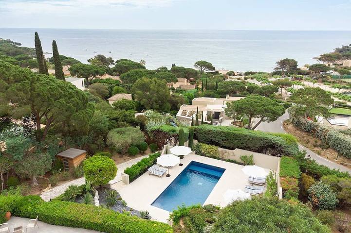 Villa pour 10 personnes, avec Balcon et Terrasse ainsi que Jardin et Piscine dans l'Escalet