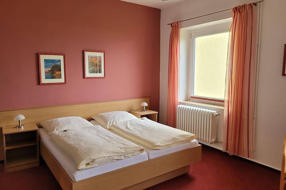 Doppelzimmer 12 Seeblick - Gästehaus Niederhof - nur 50 Meter bis zum in Sundhagen, Stralsund Umland