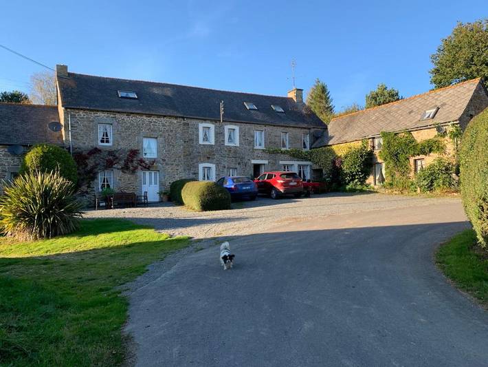 Gîte pour 4 personnes, avec piscine ainsi que jardin et vue, animaux acceptés à Plouguenast - 4