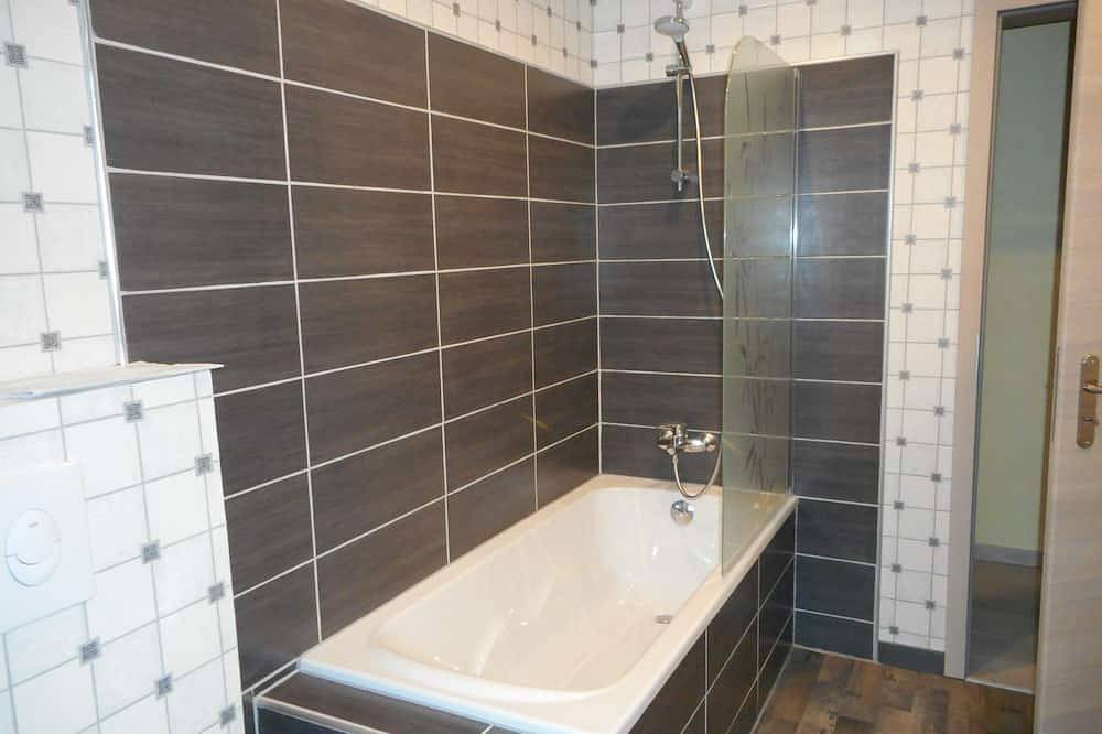 Appartement entier, Appartement 1er étage refait à neuf près de Strasbourg in Eckbolsheim, Région de Strasbourg