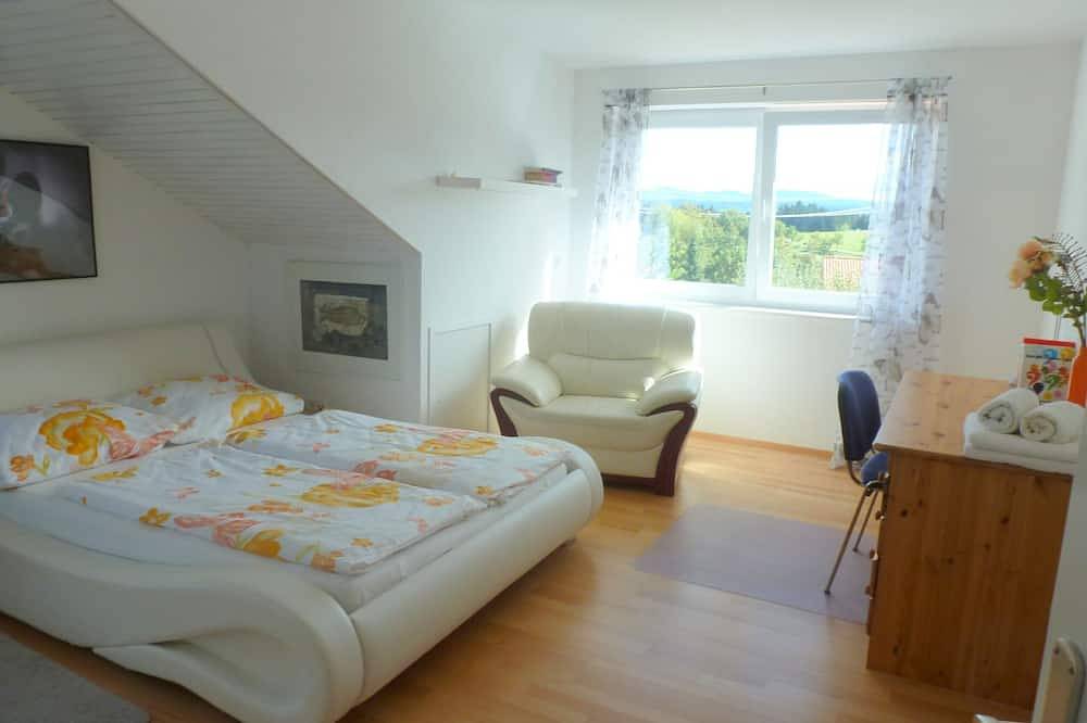 Ganze Wohnung, Großzügige Ferienwohnung in ruhiger Ortsrandlage von wunderschöner Natur umgeben in Scheidegg, Bayerisch Schwaben