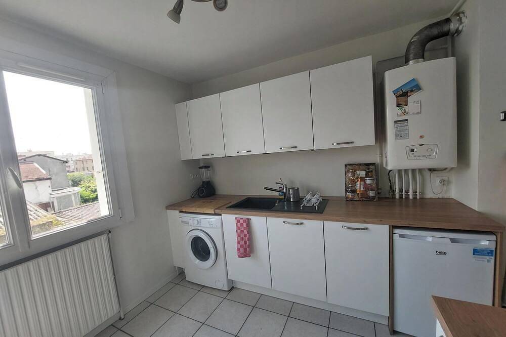 Chambre à 10min du Grand Parc Miribel Dans un Appartement Tout Équipé in Vaulx-en-Velin, Rhône