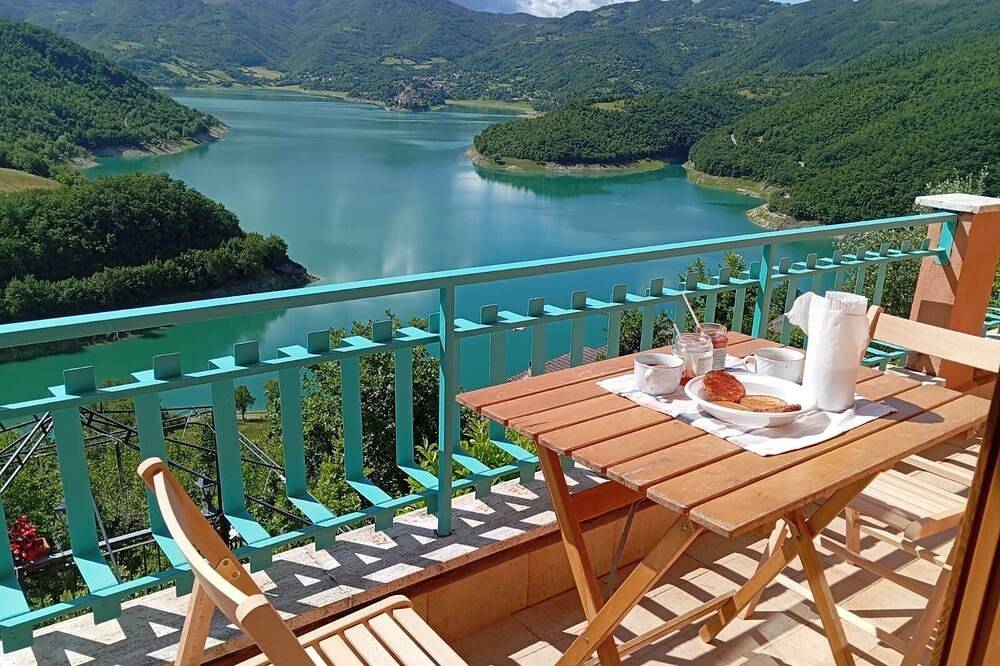 Appartamento intero, Queen of lake (lago del Turano) in Rocca Sinibalda, Terminillo