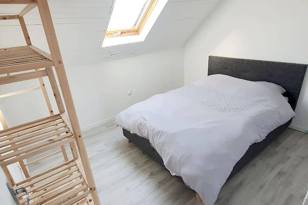 Apartamento entero, L'Efficient Aparthotel: Charming Accommodations in Brive in Brive-la-Gaillarde, Brive-la-Gaillarde region