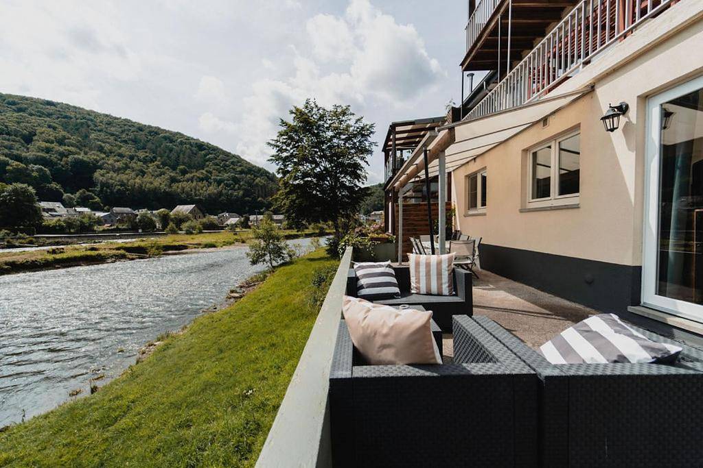 Appartement entier, Appartementen met zicht op de rivier de Semois en eigen balkon in Vresse-sur-Semois, Région de Namur