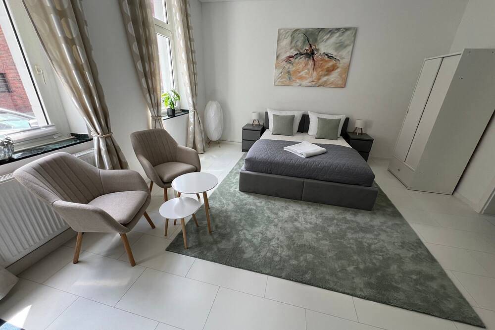 Ganze Wohnung, Im Zentrum in Neuss, Rhein-Kreis Neuss