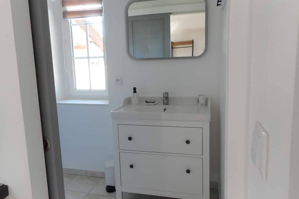 La Tour De Guet 1 appartement indépendant. in Lumigny-Nesles-Ormeaux, Seine-et-Marne