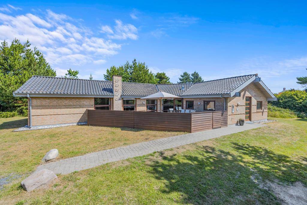 Luxury holiday home with swimming pool, sauna and hot tub in Blåvand in Blavand, Varde Region