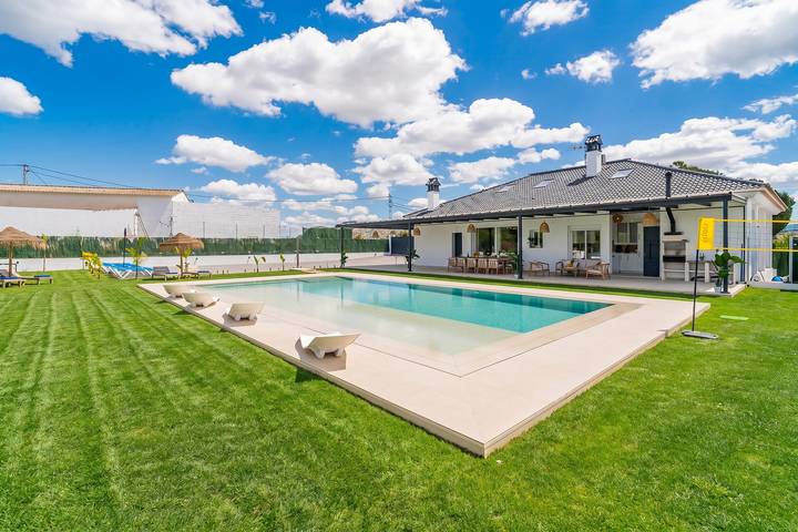Cubo's Villa Horizonte & Heated Pool in Alhaurín el Grande, Cordillera Penibética