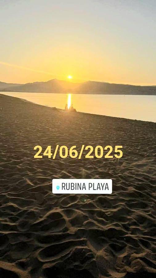 Casa rural para 6 personas, con balcón además de piscina y jacuzzi en Ampuriabrava