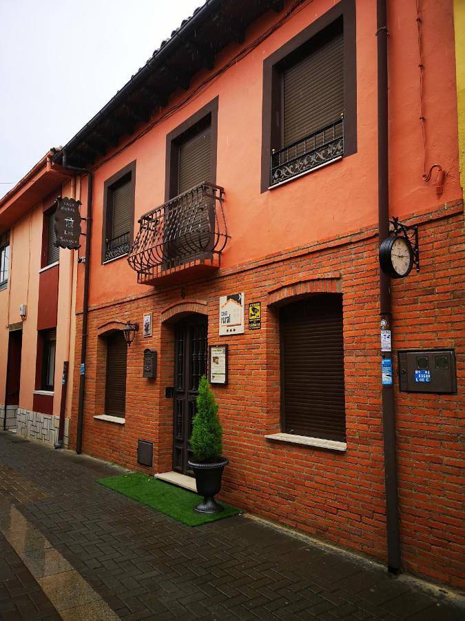 Location de vacances pour 6 personnes, avec Balcon ainsi que Terrasse et Jardin à Mansilla de las Mulas