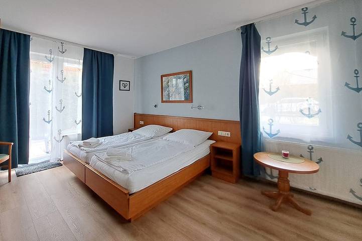 Entire apartment, Ferienzimmer mit Terrasse in Malchow, Fleesensee