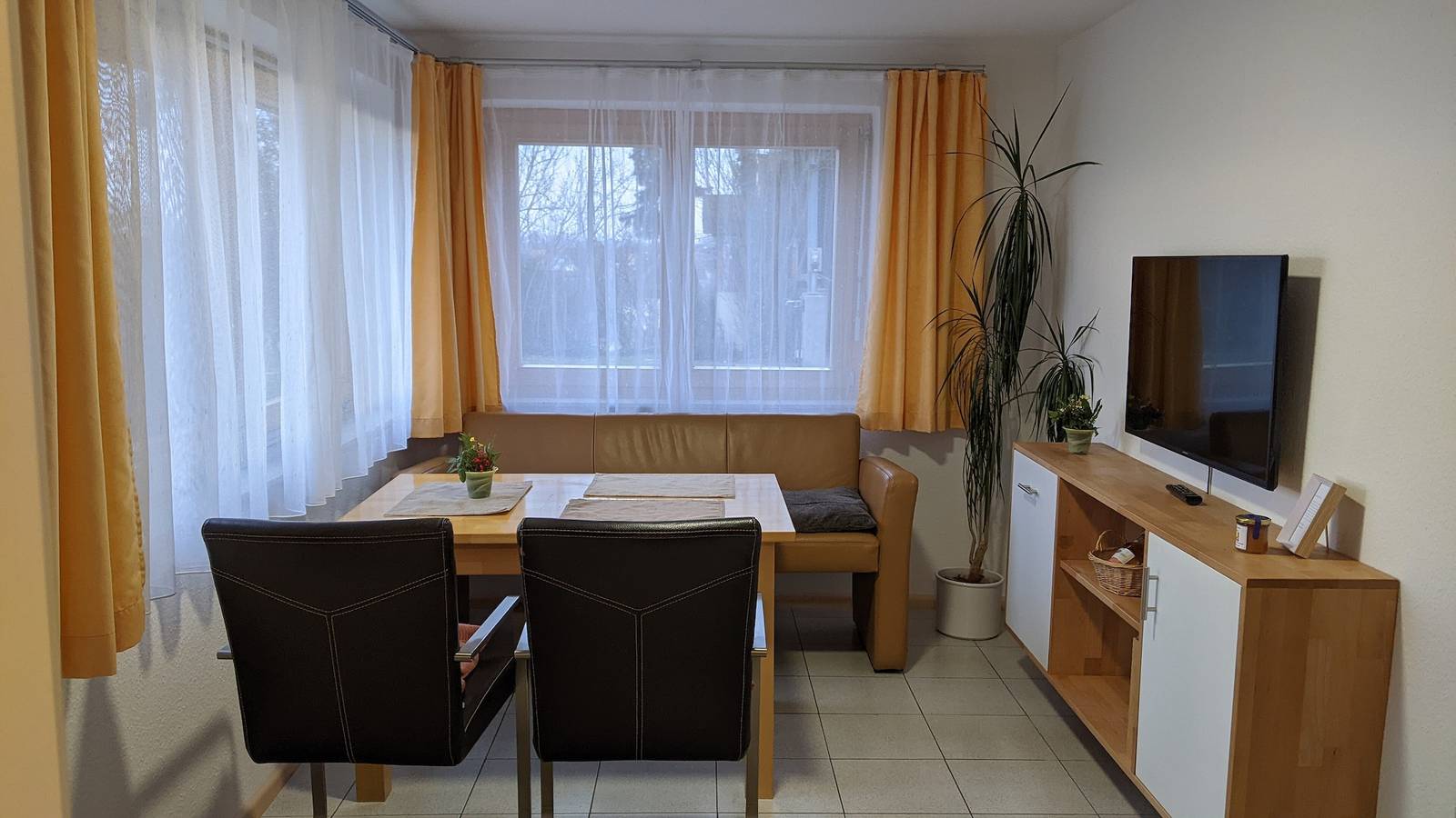 Appartamento intero, Appartamento '3, 37 mq' con vista sulle montagne, Wi-Fi e aria condizionata in Waltershofen, Friburgo