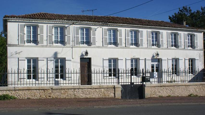 Chambre d’hôte pour 2 personnes, avec piscine et jardin à Chaillevette