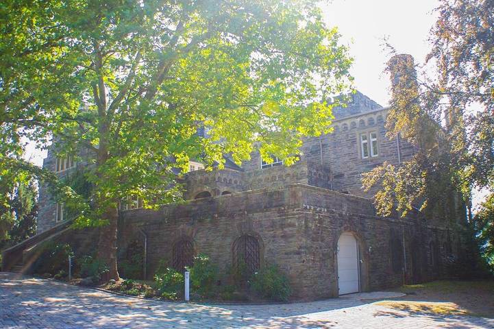 Appartement met 2 slaapkamers in het Duitse kasteel Schloss Saarfels in Serrig, Landkreis Trier-Saarburg