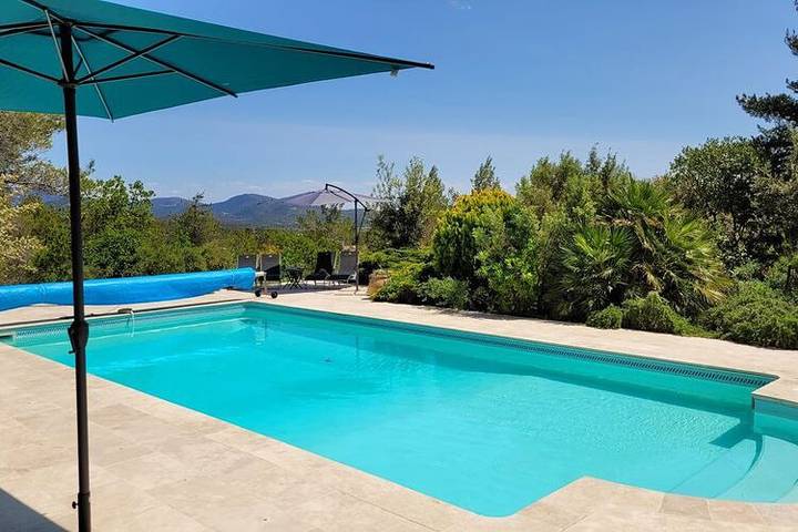Ferienhaus für 6 Personen, mit Terrasse und Pool in Prades-sur-Vernazobre