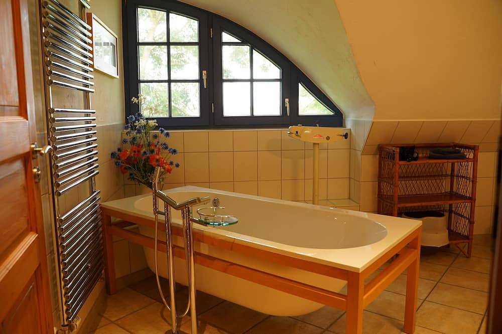 Traumhaftes großes 5***** Fachwerkhaus mit Sauna & Kamin und Terrassen in Neverow, Dargen