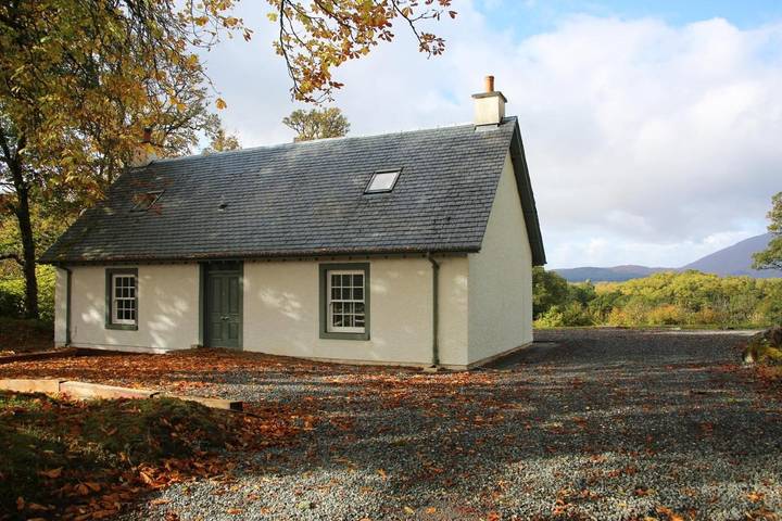 Holiday rental for 6 people, with Hot tub and Terrace as well as Garden and View in Loch Awe