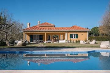 Agriturismo pour 10 personnes, avec jardin et piscine dans Santo Estevão