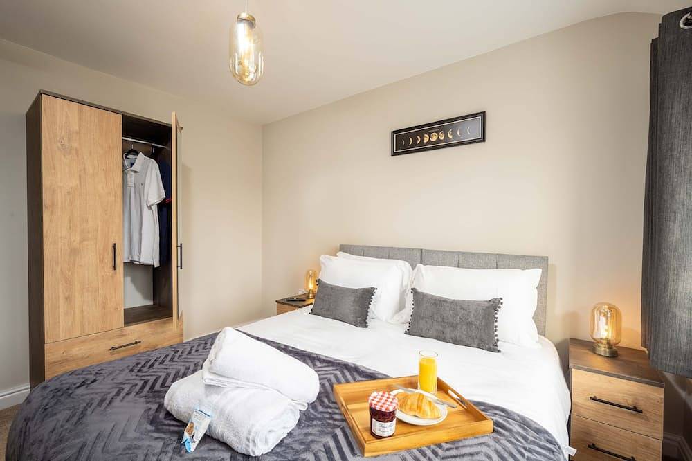 *New Exclusive* Luxury spacious 6-bed, sleeps 14- Solihull,Jlr, Nec, Birmingham in Solihull, Birmingham y alrededores