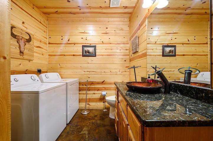 Log cabin for 6 people, with hot tub in Hochatown