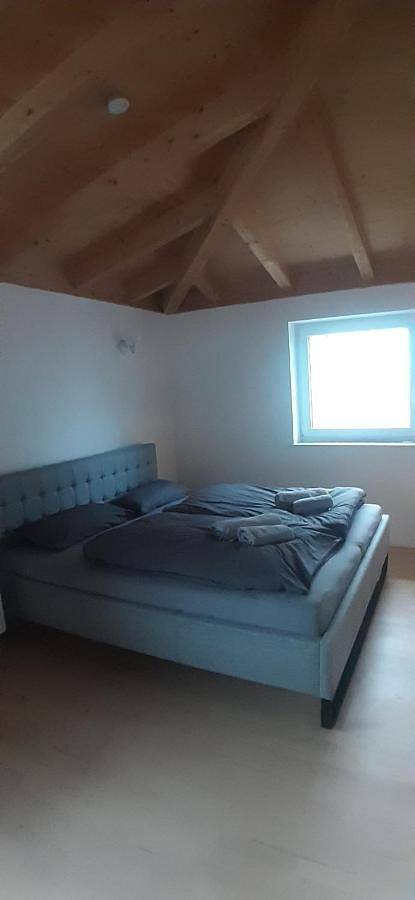 Ferienwohnung für 8 Personen, mit Terrasse und Garten sowie Ausblick in Landkreis Aichach-Friedberg