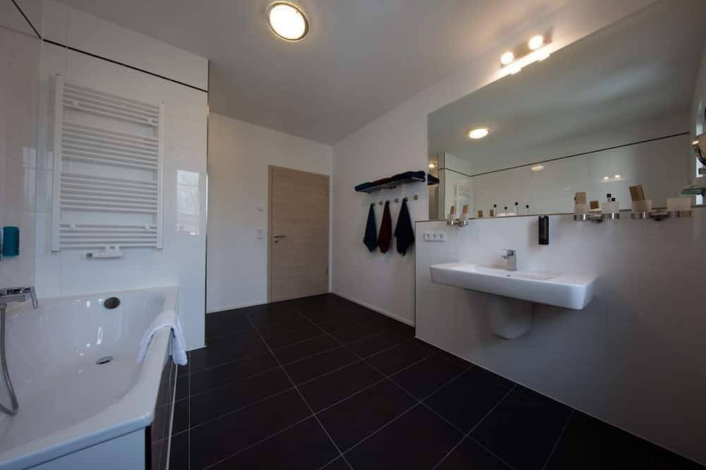 Ganze Wohnung, Klassik Doppelzimmer - The Lakeside Burghotel zu Strausberg in Strausberg, Märkisch-Oderland