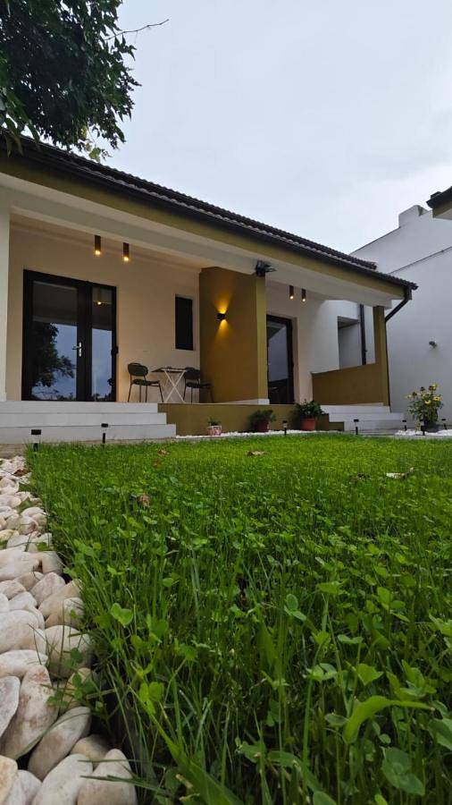 Appartement de vacances pour 2 personnes, avec terrasse ainsi que vue et jardin