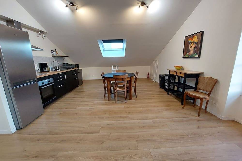 Apartamento entero, Apartamento-Familiar-Baño con ducha-Vista al campo-T3 in Gardanne, Region de Aix-en-Provence